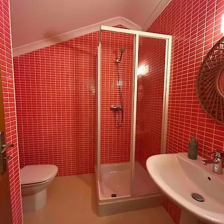 Wave - House, בית נופש *